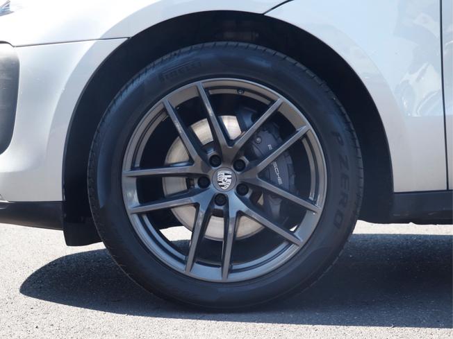 PORSCHE Macan Photo 8