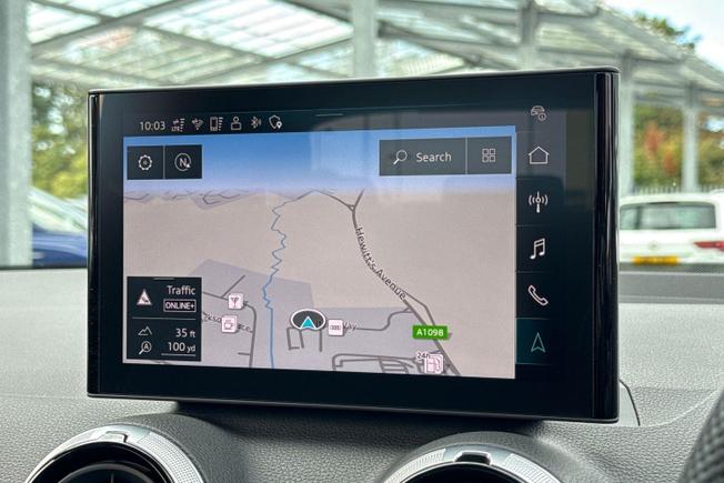 Audi Q2 Photo 14