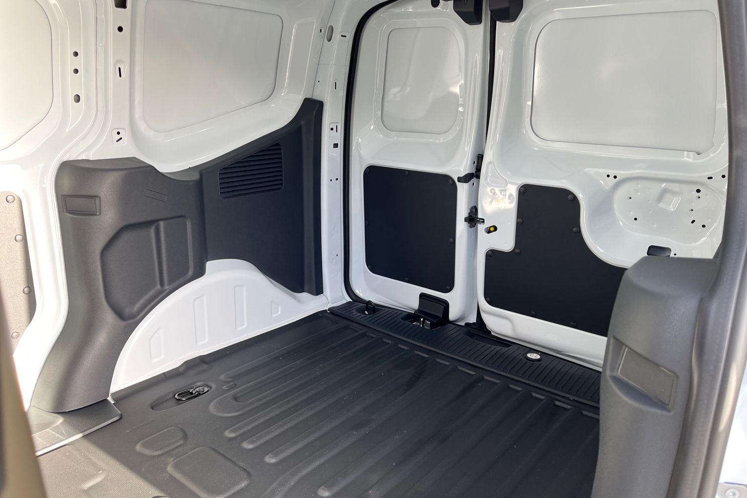 Ford E-TRANSIT COURIER Photo 4