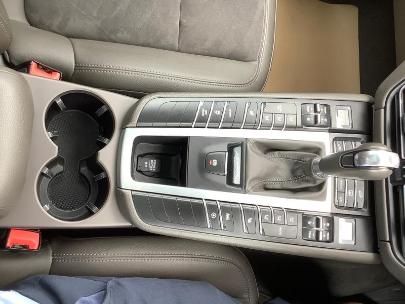 2021 21 PORSCHE MACAN