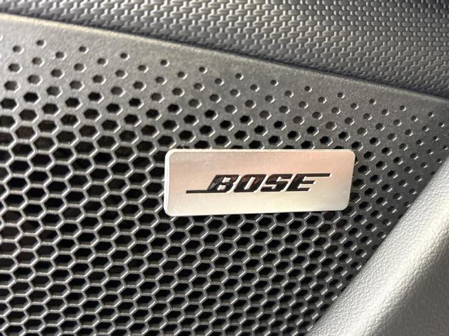 Porsche Taycan Photo 45