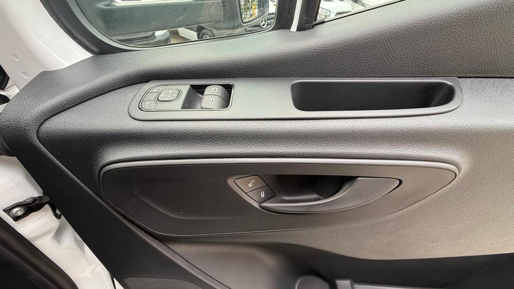 Mercedes-Benz Sprinter Photo 644e2e2a-e0da-4b36-98aa-ad51a91953b8.jpeg