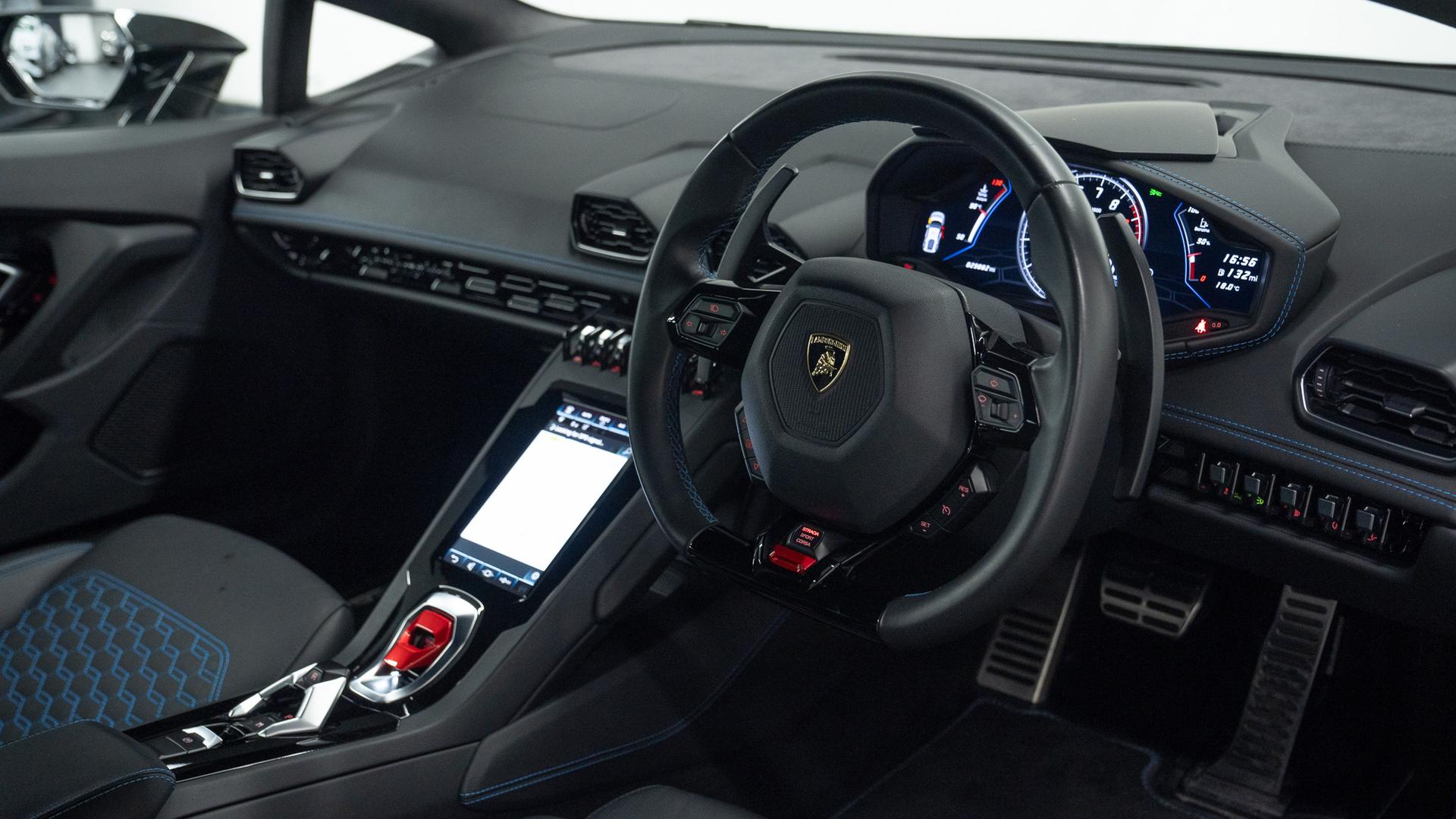 LAMBORGHINI Huracan Photo 644eb482-ed2c-4695-b718-678ef333e51c.jpg