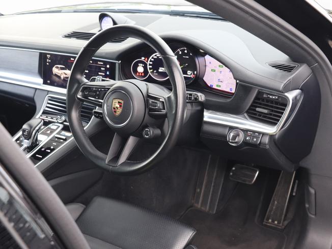 PORSCHE Panamera Photo 33