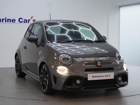 Abarth 595 Photo 645586bc-f8a8-4360-a488-30f9231ea183.jpg