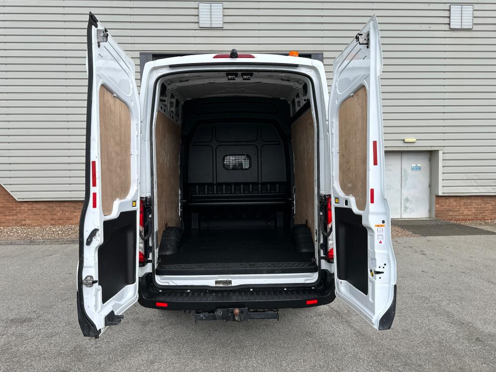 Ford Transit Photo 647e266f-0d14-4933-b480-cd3ab8a2ae8f.jpg