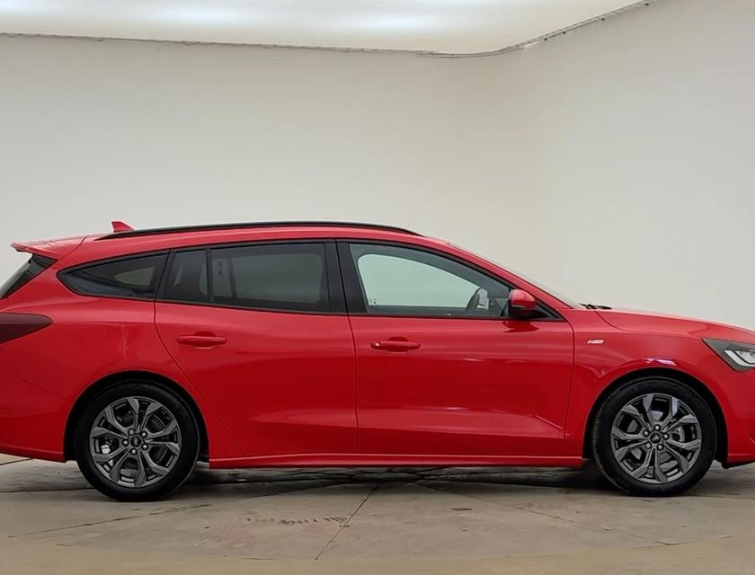 Ford Focus Photo 6480b582-1d6f-498c-8b56-15937de0bc3f.jpg