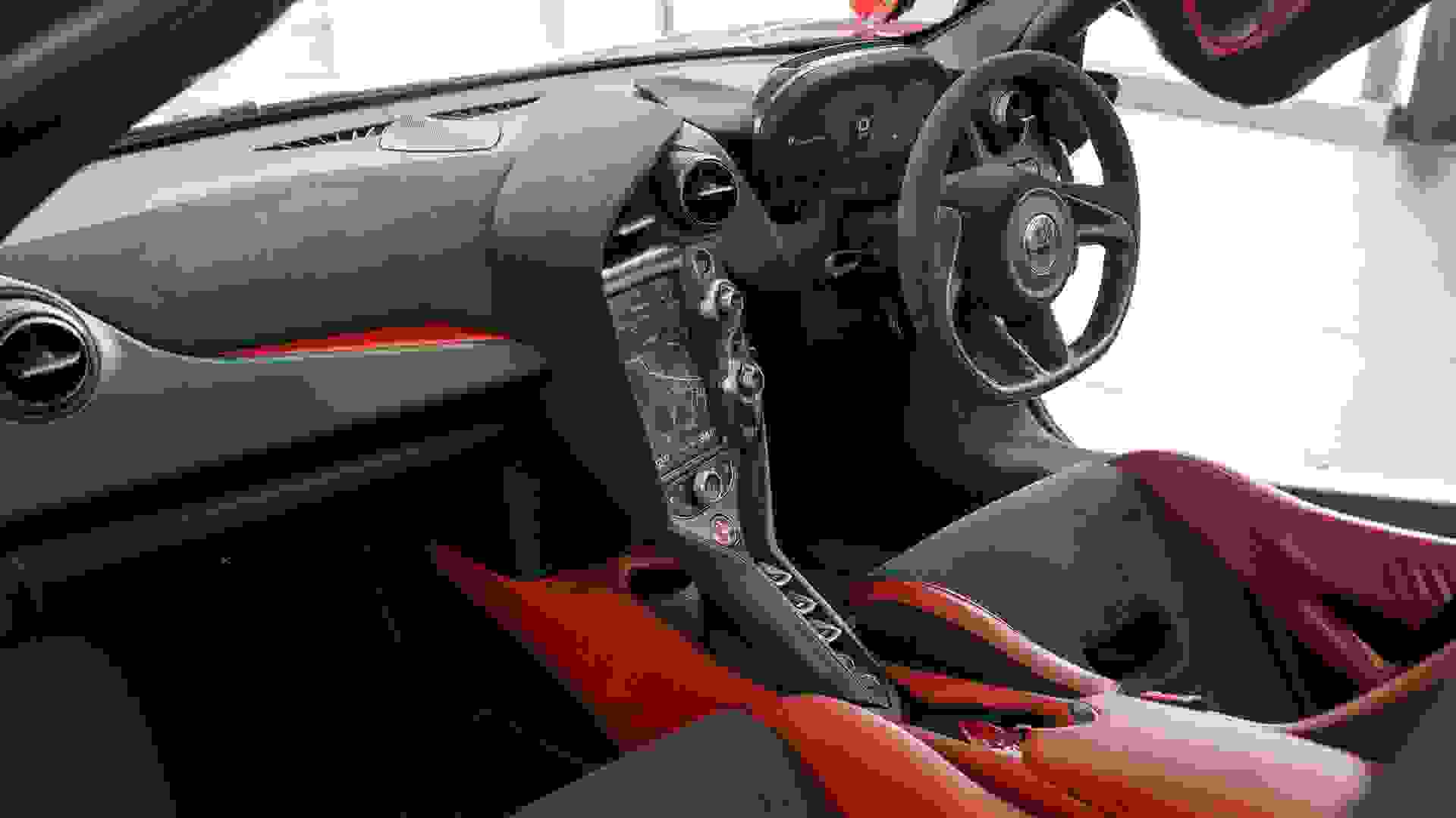 McLaren 720S Photo 6486c9e7-746f-4c07-a059-49a50870e530.jpg