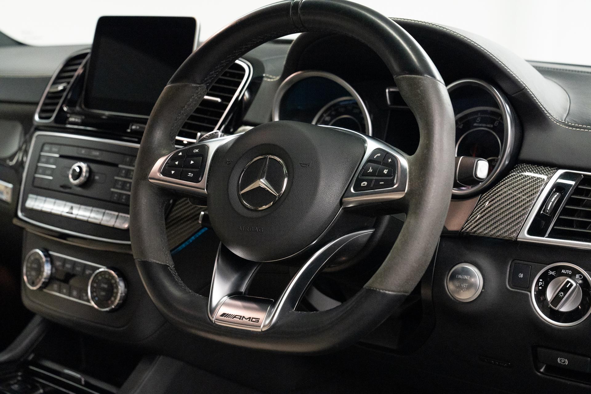 Mercedes-Benz GLE-CLASS Photo 64875428-e553-4b9b-a81c-0a7732369343.jpg