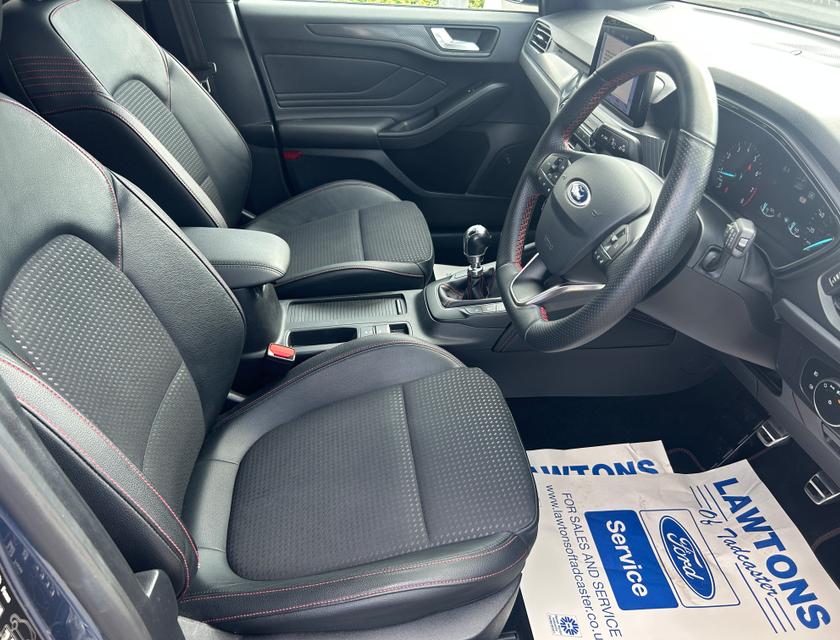 Ford Focus Photo 648c5e67-5f01-4d10-b691-ff3d902c7dc1.jpg