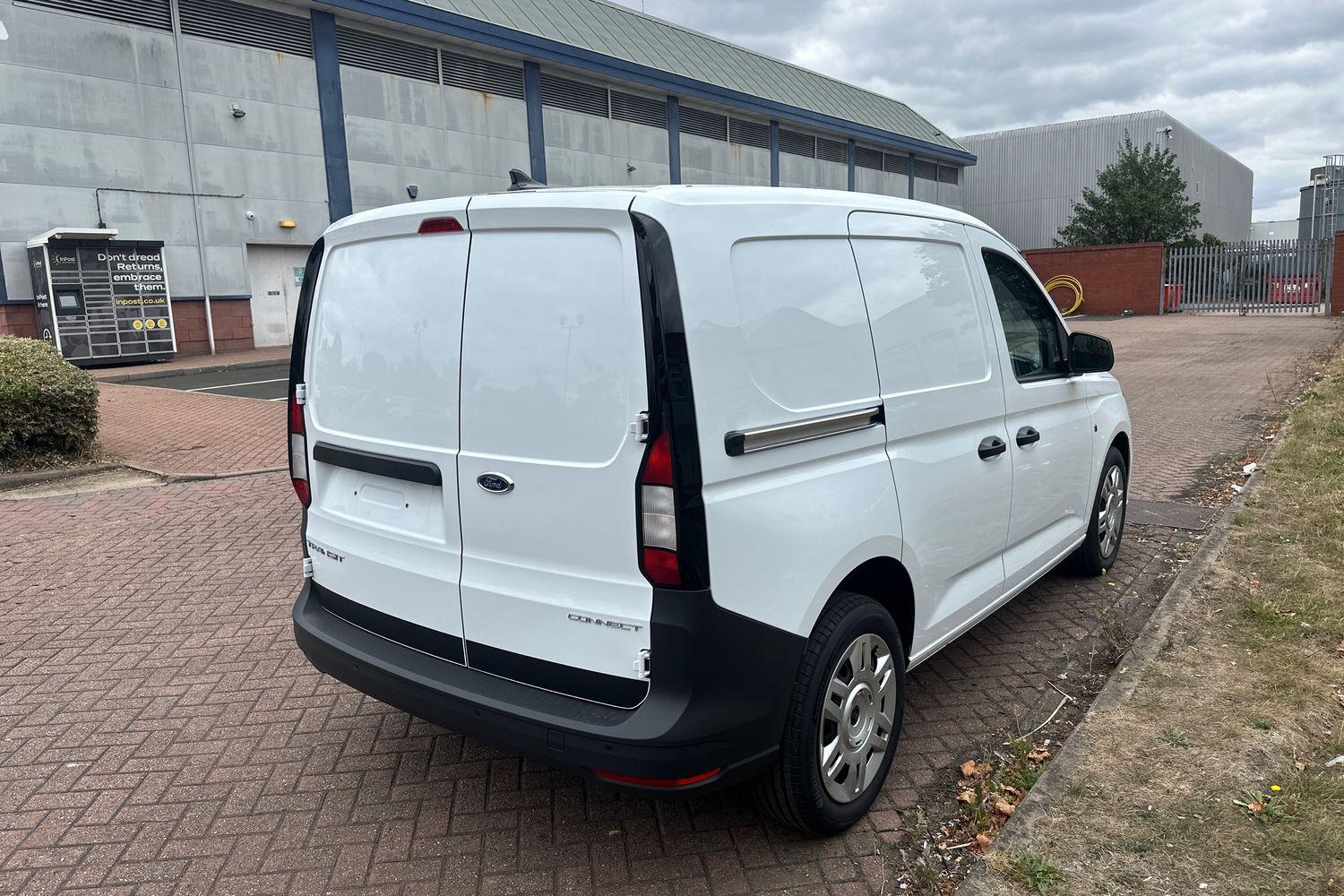 Ford TRANSIT CONNECT Photo 6