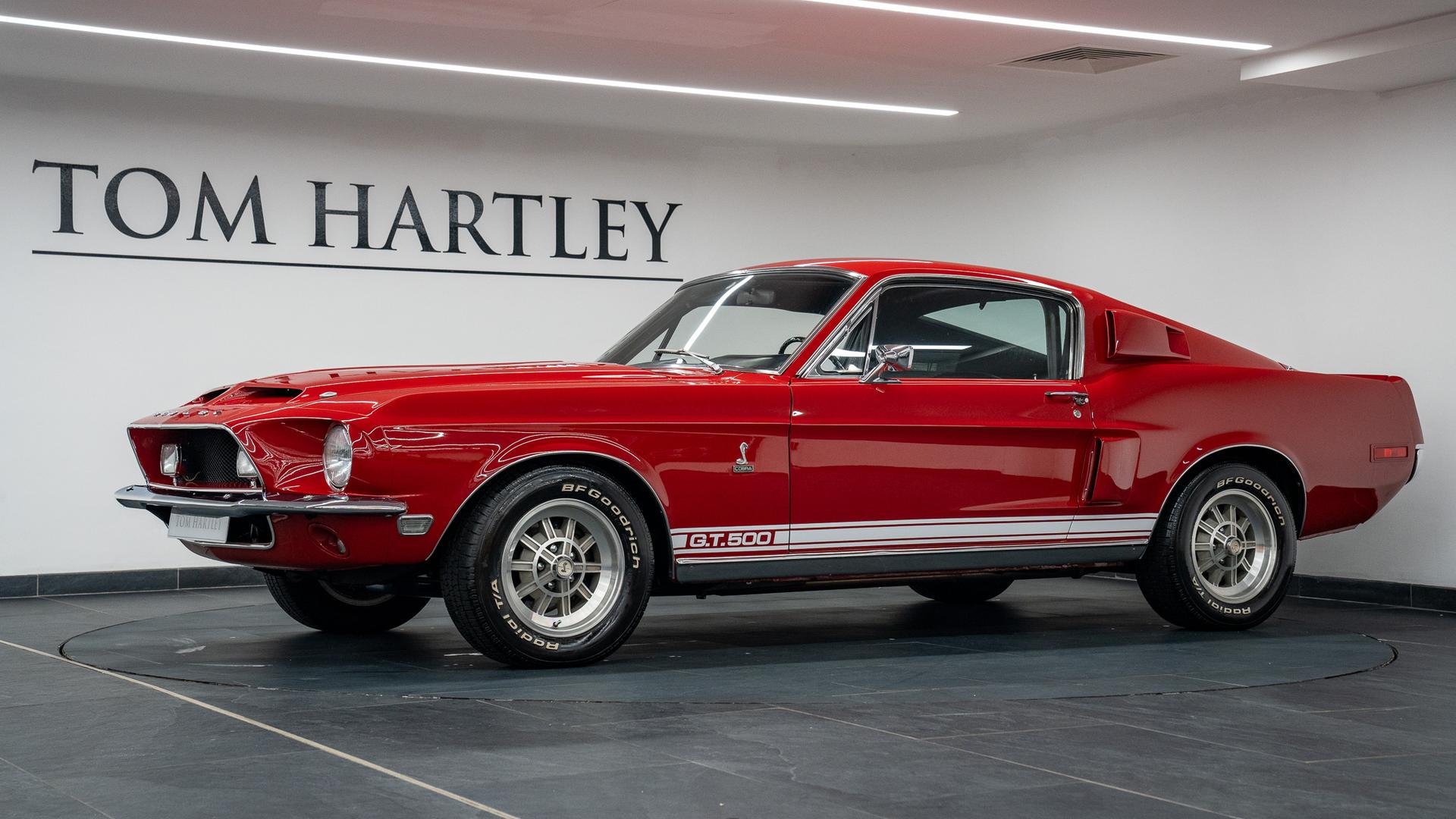 Ford Mustang Photo 64b18b76-d7fb-483d-9597-f6711a384975.jpg