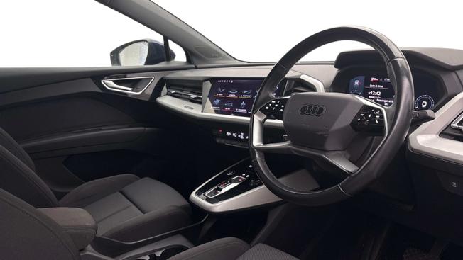 AUDI Q4 E-Tron Photo 6