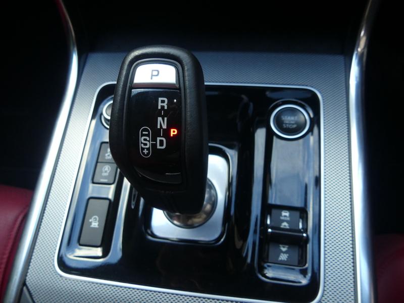 Jaguar XE Photo 64d4059c-c55a-485a-98fc-54282bdf83af.jpg