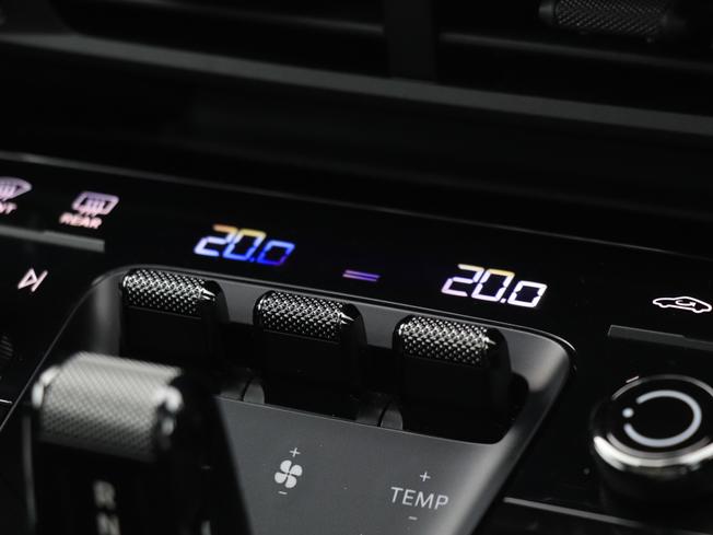 PORSCHE 911 Photo 31