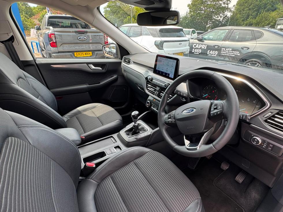 Ford Kuga Photo 65030880-9daf-43a1-ab64-a4a851d407ff.jpeg
