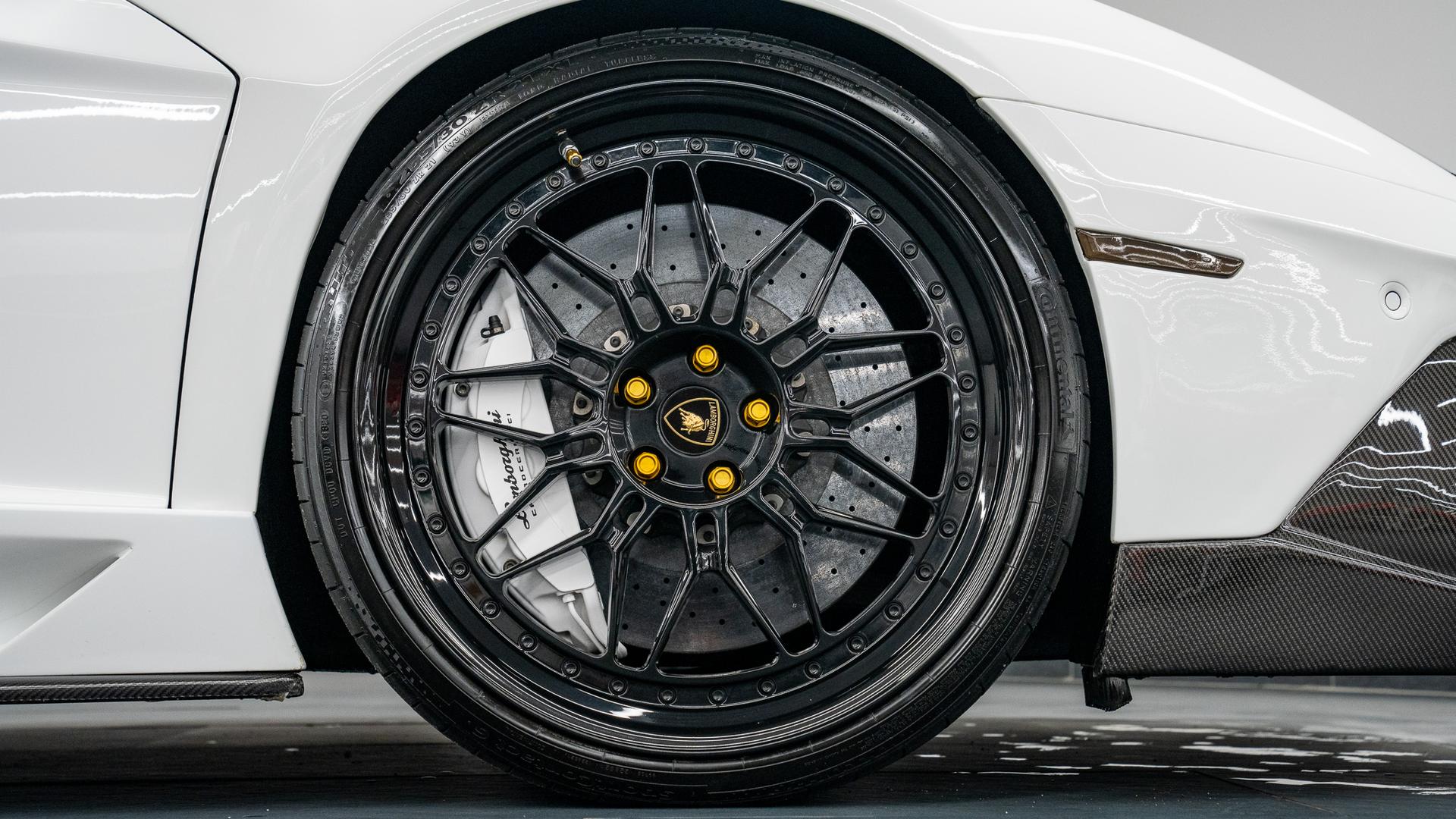 LAMBORGHINI Aventador Photo 650cab91-618f-400b-a61e-7843cc21e815.jpg