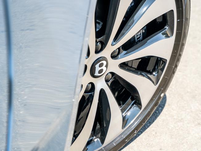 BENTLEY Continental GT  Photo 38