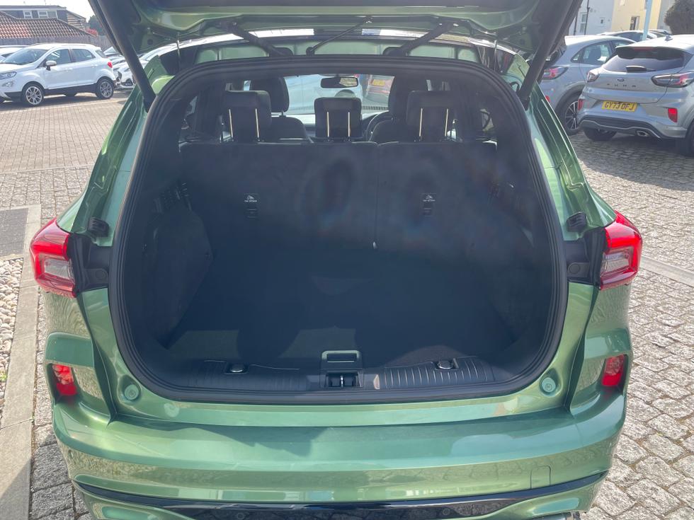 Ford Kuga Photo 6510c3d2-8e72-46d1-b72d-2168745400d5.jpeg