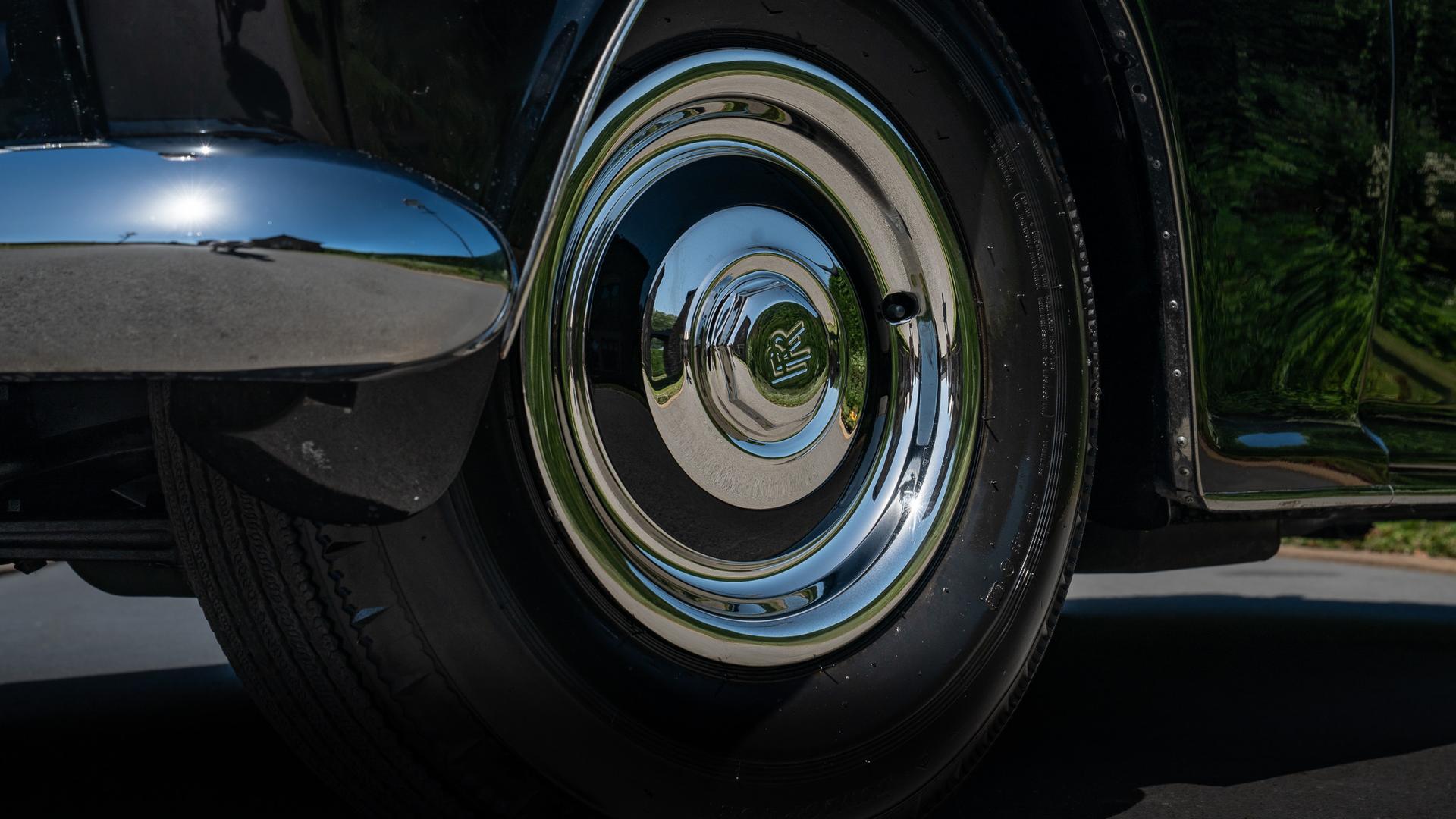 Rolls-Royce Phantom VI Limousine Photo 652b0e70-e78e-4c08-a128-f3efa1fef20c.jpg