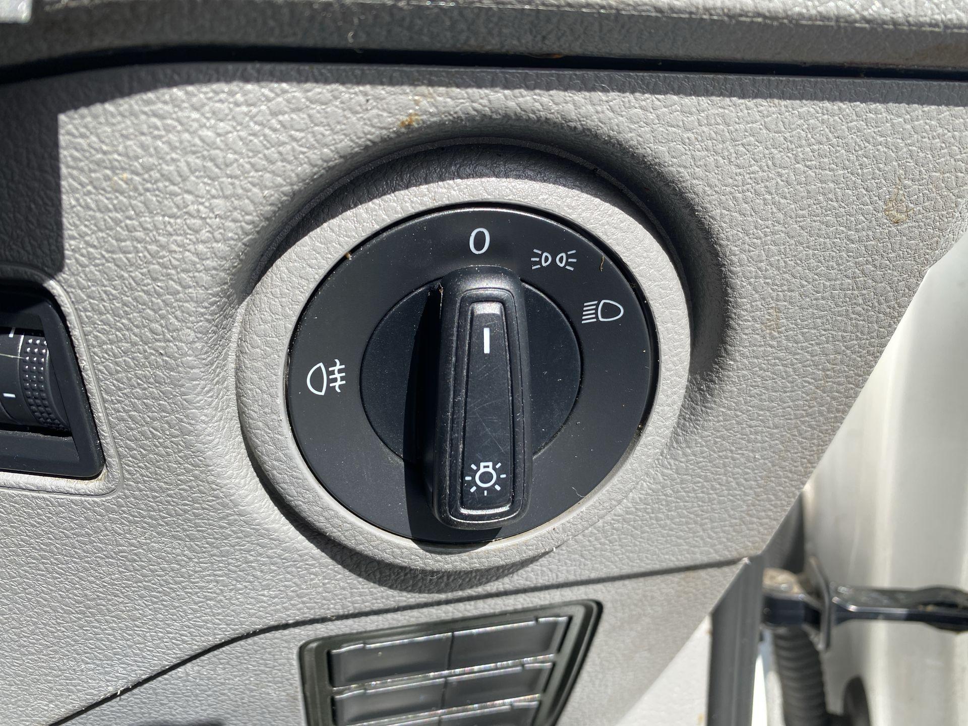 2023 Volkswagen CRAFTER CR30 MWB FWD 2.0 TDI 102PS Startline High Roof Van - vehicle photo 17 for sale on PureCar