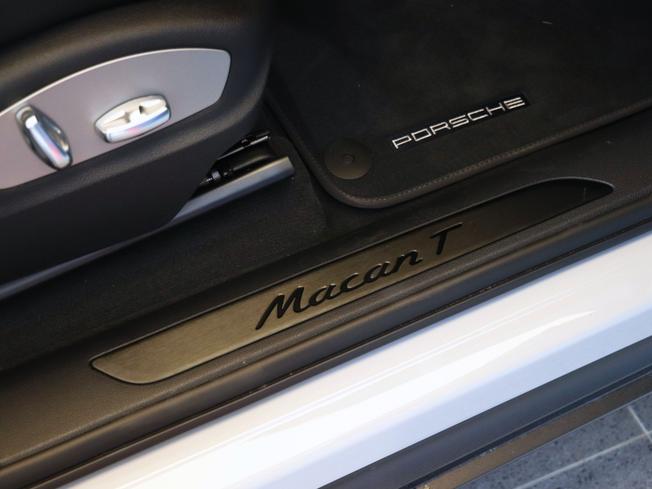 PORSCHE Macan Photo 39