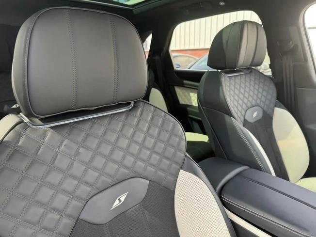 BENTLEY Bentayga Photo 8