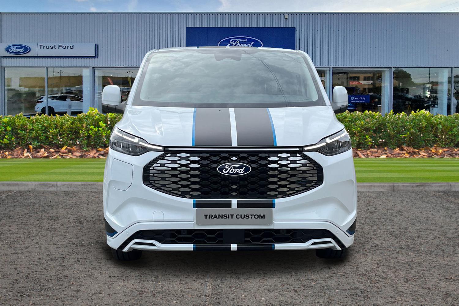 Ford E-TRANSIT CUSTOM Photo 11