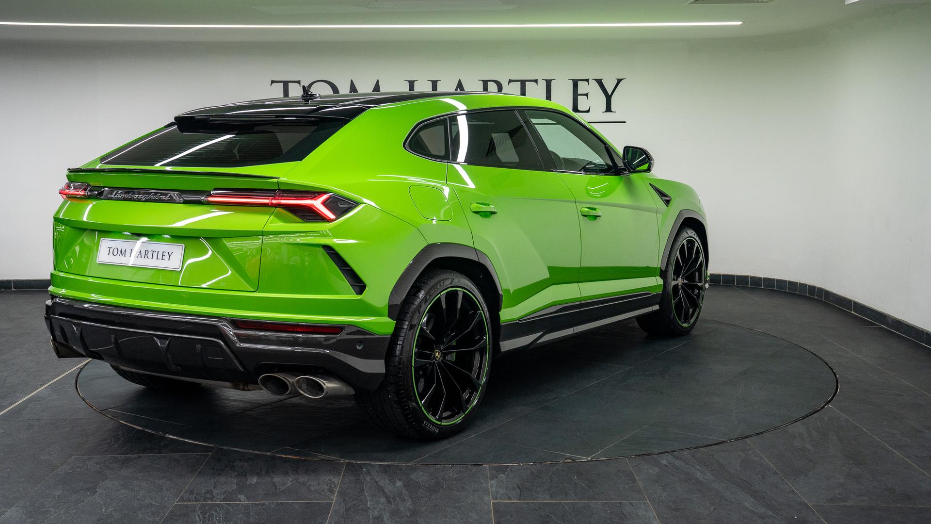 LAMBORGHINI Urus Photo 65bf0a48-0f04-461d-bd38-f36d06f0e993.jpg