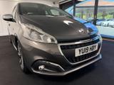 Peugeot 208 Photo 6
