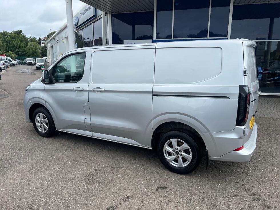 Ford Transit Custom Photo 65c946b6-fefc-4a79-8780-655155631f13.jpeg