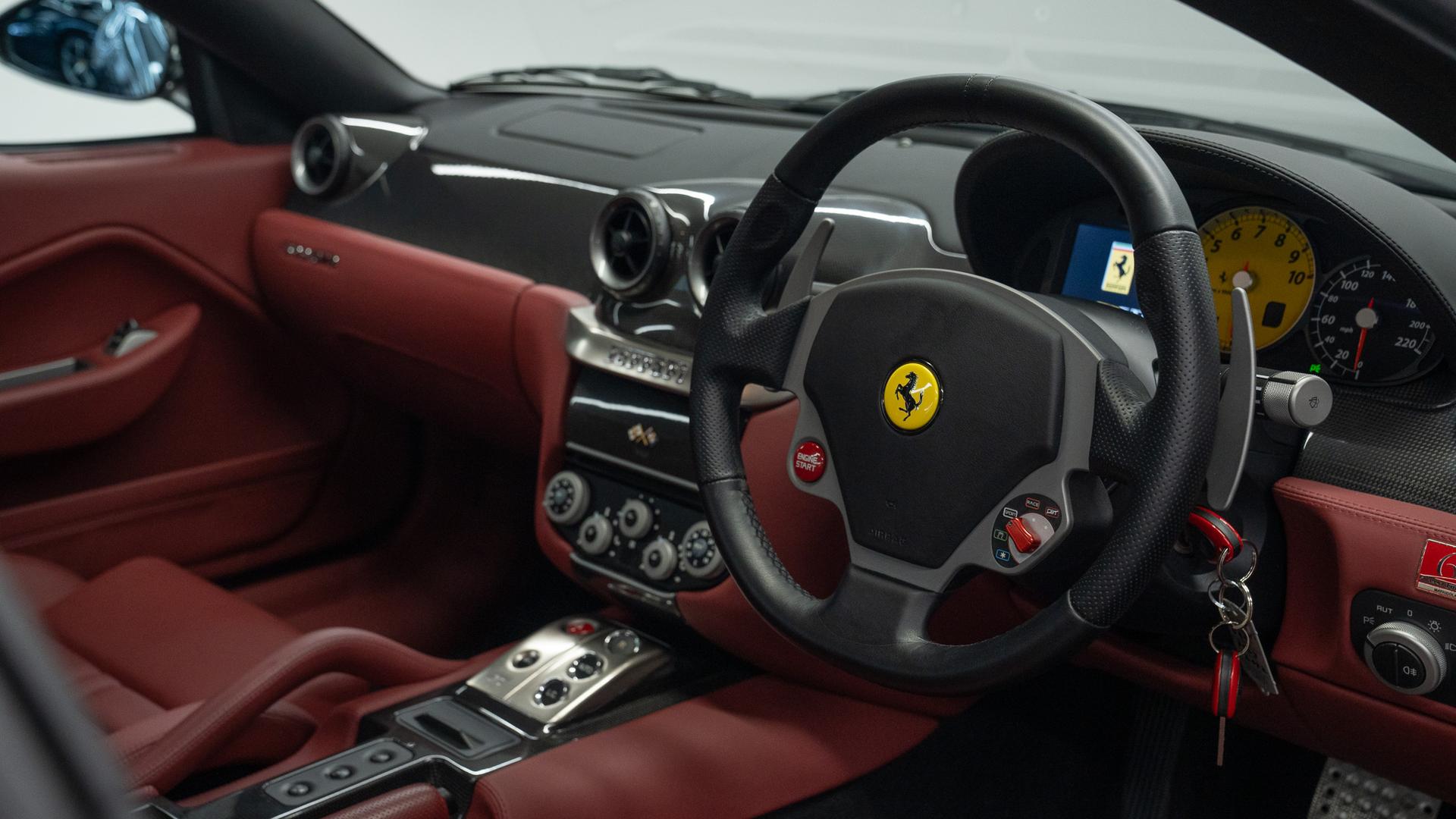 Ferrari 599 Photo 65d136d1-0265-408c-ad43-d8dbcdf08ab2.jpg