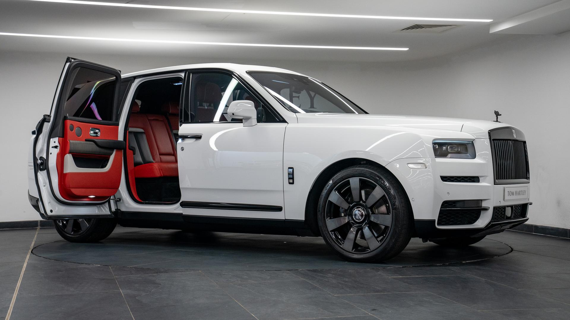 Rolls-Royce Cullinan Photo 65d2a3f3-8edd-4900-8872-280390cbe7d3.jpg