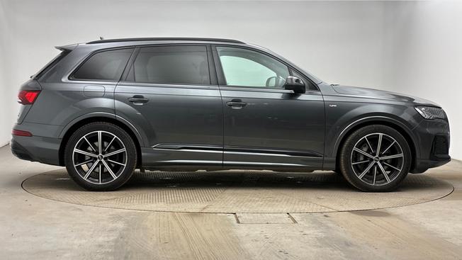 AUDI Q7 Photo 4