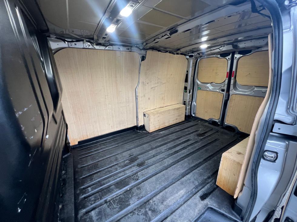 Ford Transit Custom Photo 65fe8da8-37a3-4b30-8340-6677f9409e73.jpeg