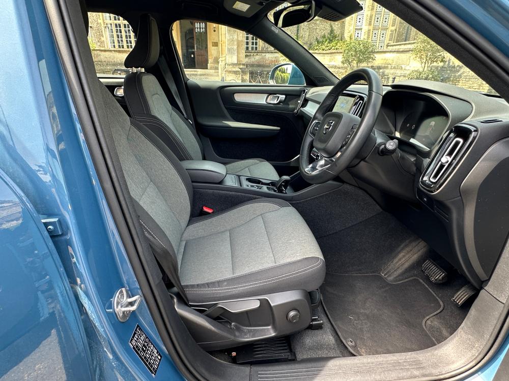 Used Volvo XC40 WG73OGE 19