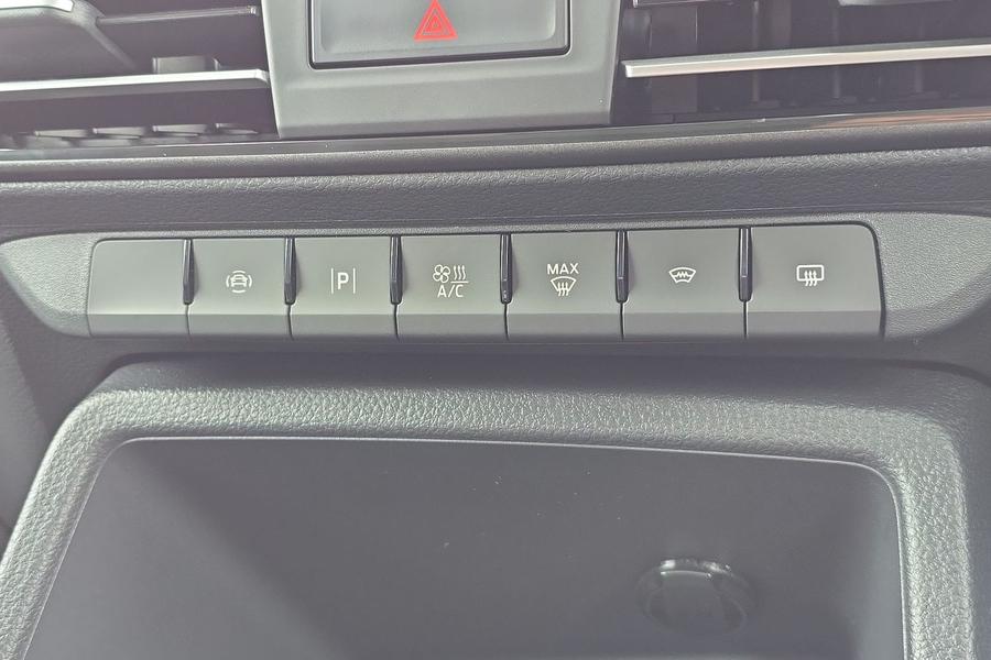 Ford TRANSIT CONNECT Photo 664a95e5-7bfd-4032-8444-00a83d425693.jpg