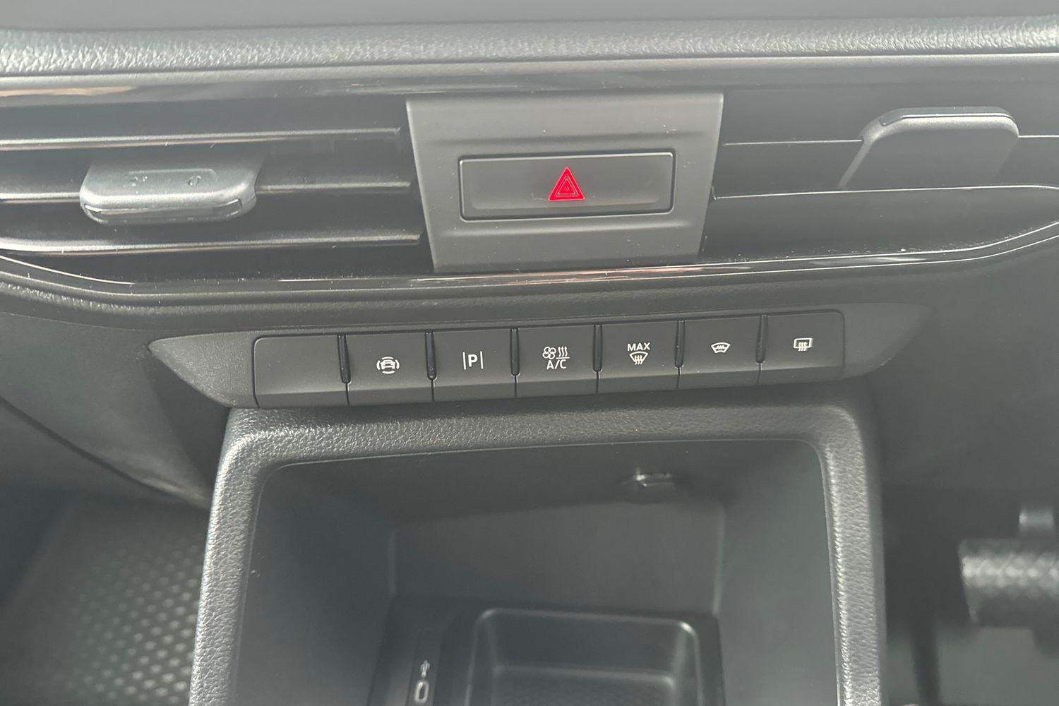 Ford TRANSIT CONNECT Photo 28