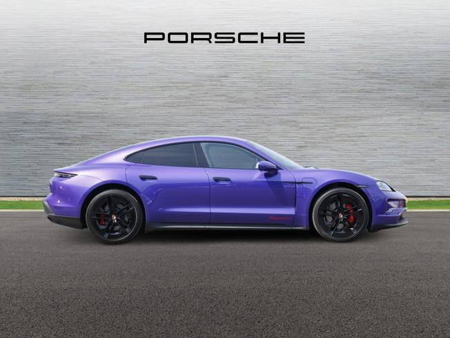 PORSCHE Taycan Photo 3