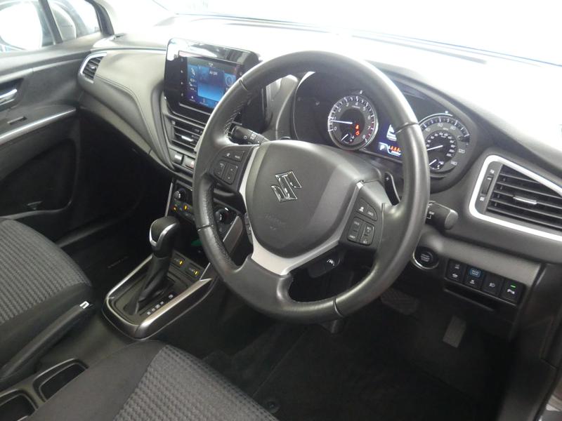Suzuki S-Cross Photo 6690020e-a918-4040-a651-d67d659a1f96.jpg