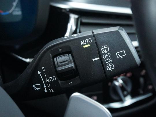 BMW 5 Series Photo 66a4d8d4-98d9-4978-a6e5-aa6c83b96c0a.jpg