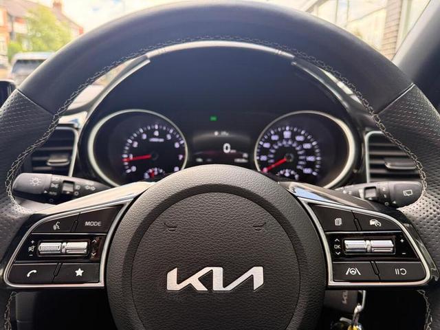 Kia XCeed Photo 66a69256-92c3-4b94-bd9a-6de35fc95df9.jpg