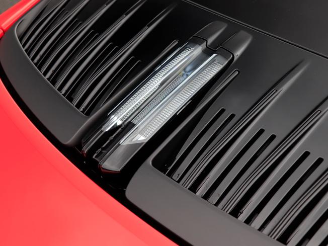 PORSCHE 911 Photo 13