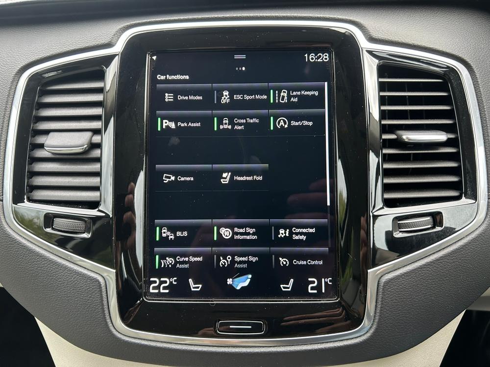 Used Volvo XC90 SD22URT 42