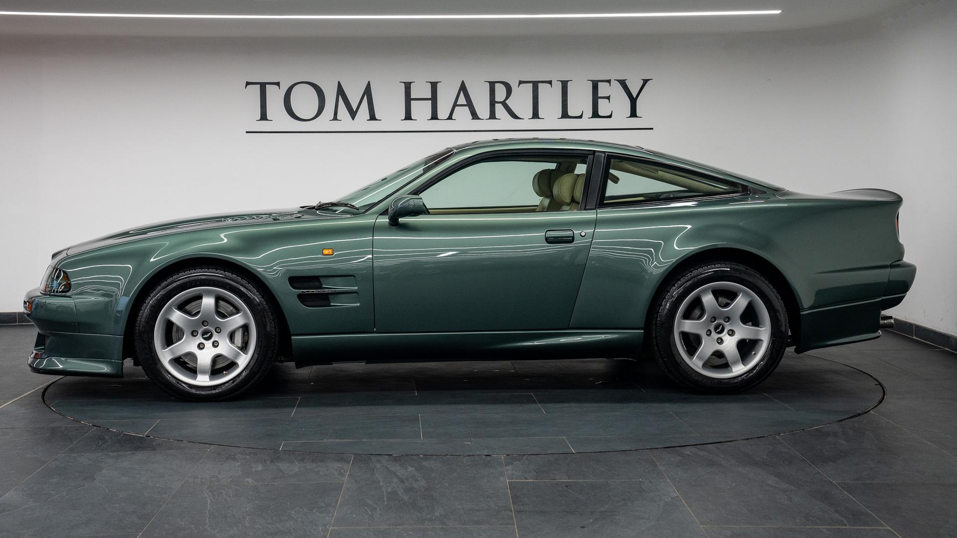 Aston Martin V8 Vantage Photo 66c036f8-2321-48fd-8535-43a4f879aad9.jpg