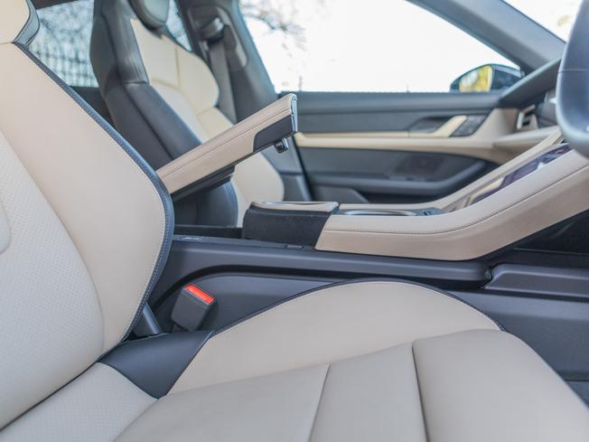 PORSCHE Taycan Photo 10