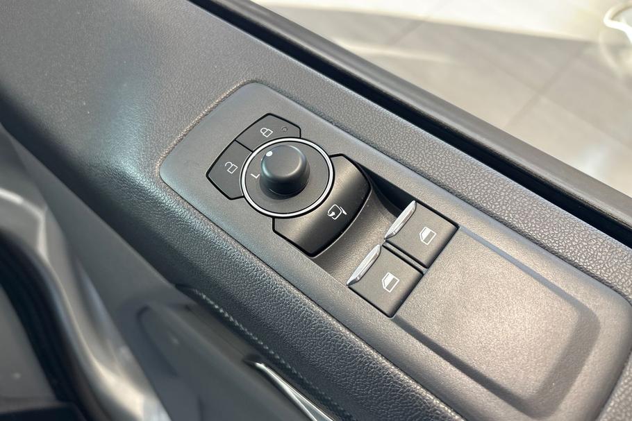 Used Ford TRANSIT CUSTOM CUSTOMPHEV03 27