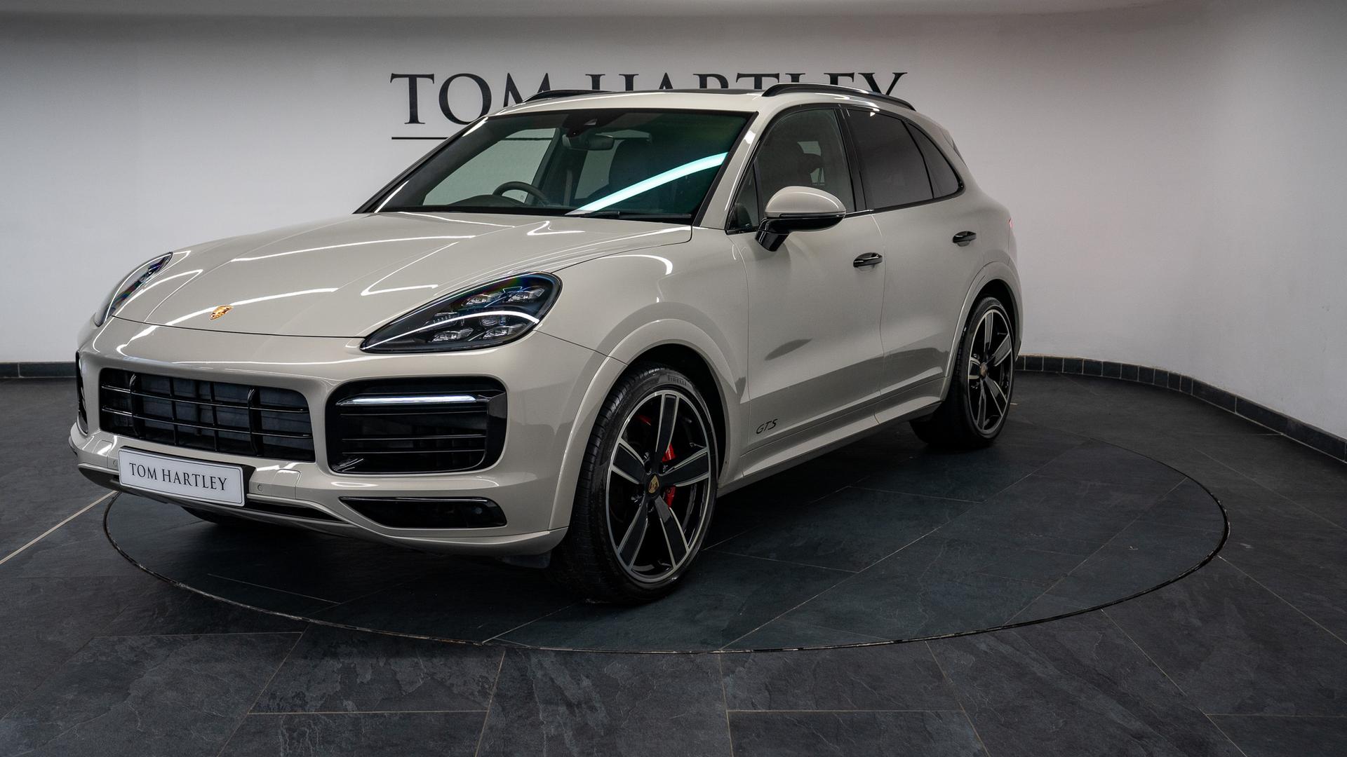 Porsche Cayenne Photo 66d13f9a-e3b7-45cb-a11b-ea52cca11f85.jpg