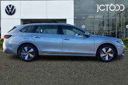 VOLKSWAGEN Passat Photo 4