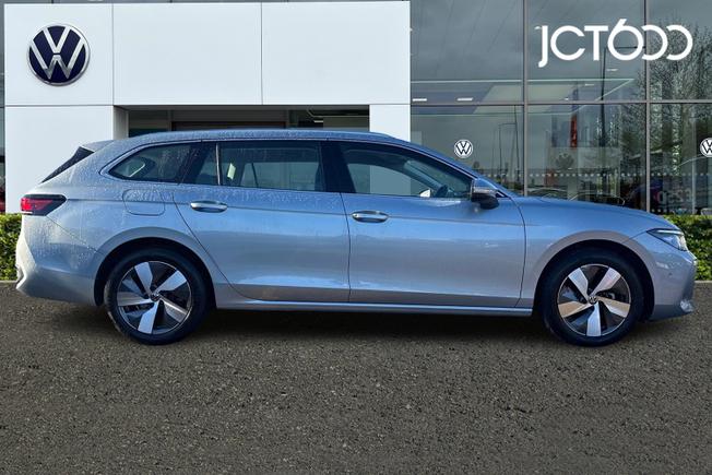 VOLKSWAGEN Passat Photo 4